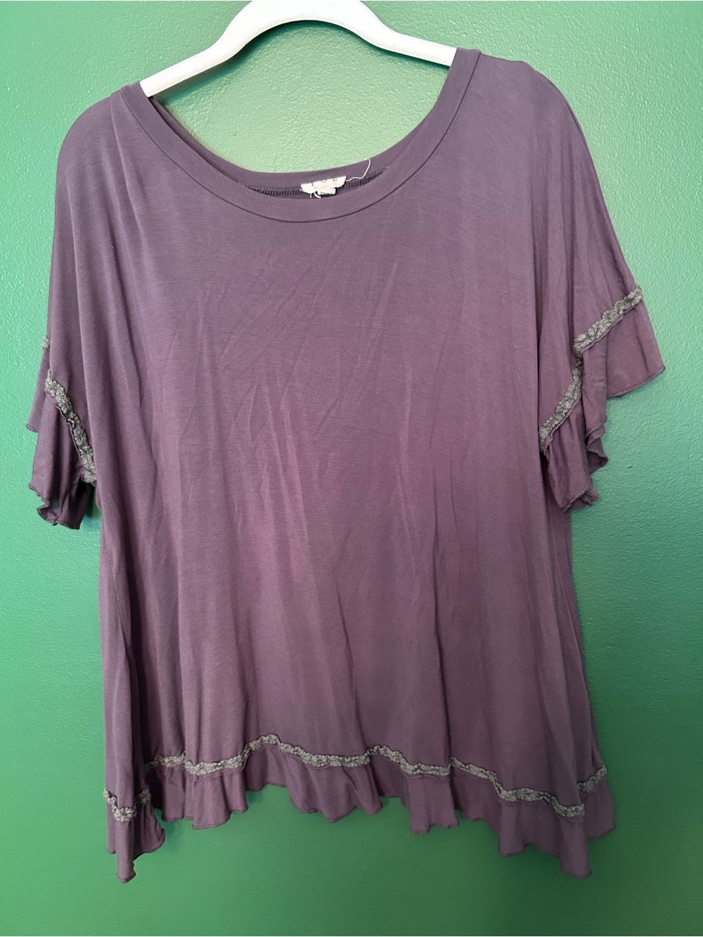 POL Women’s flutter sleeve with crossover back